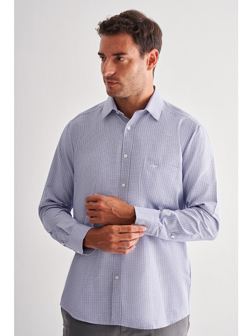 Koyu Lacivert Sert Yaka Uzun Kol Cepli Comfort Fit Classic Gömlek 1004255163