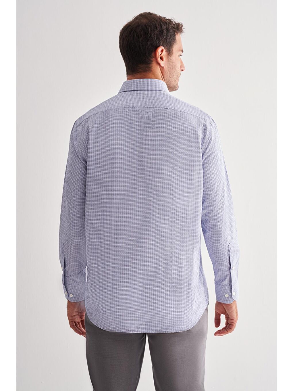 Koyu Lacivert Sert Yaka Uzun Kol Cepli Comfort Fit Classic Gömlek 1004255163-4