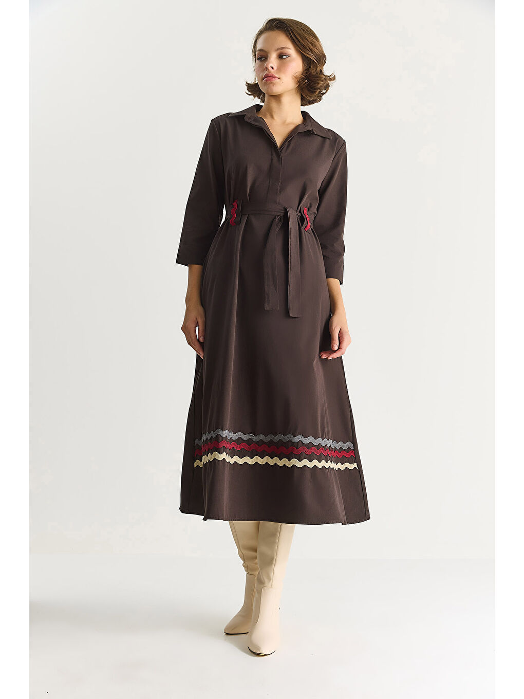 Kahverengi Kadın Nakış Detaylı Yakalı Kemer Köprülü Gömlek Elbise-2