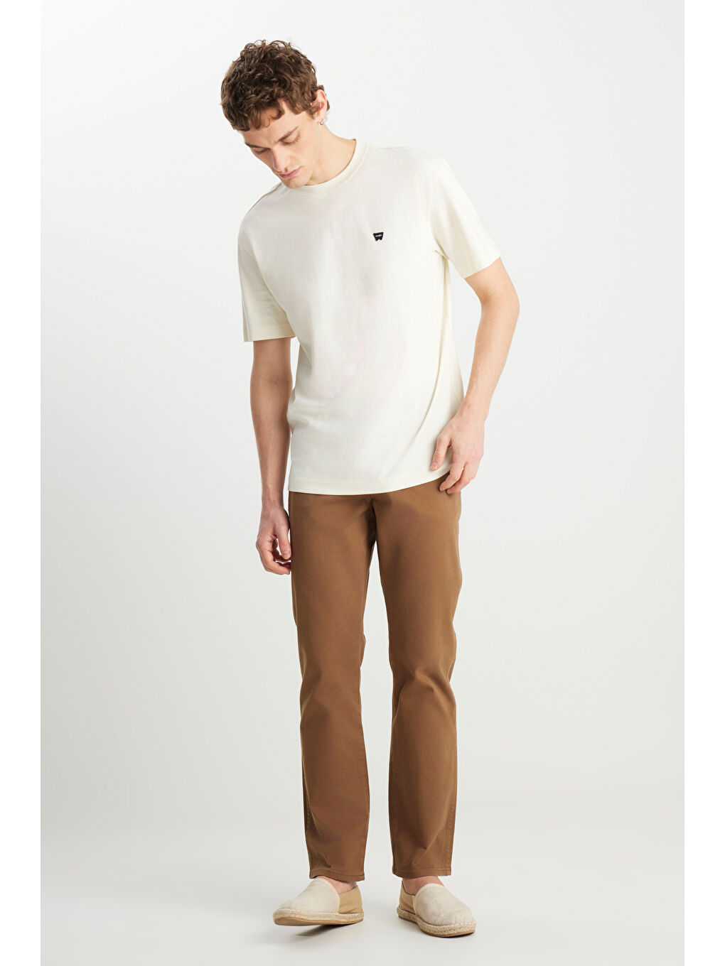 %100 Pamuk Relaxed Fit Geniş Kesim Bisiklet Yaka Minimal Logo Kırık Beyaz Tişört-2