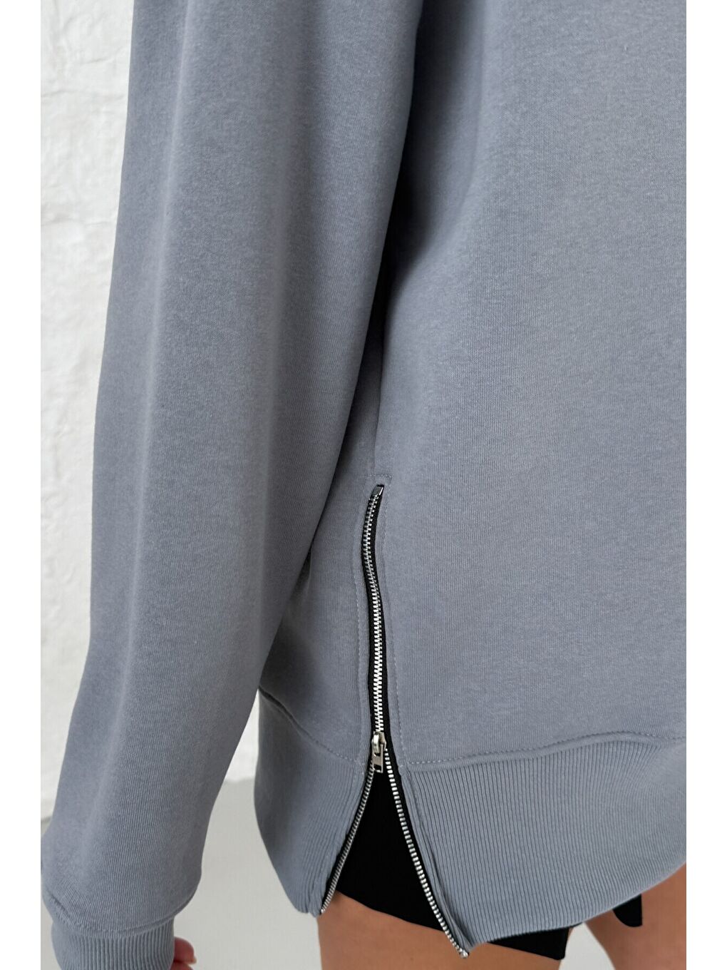 Gri Kadın Füme Bisiklet Yakalı Yanı Yarım Fermuar Detaylı Sweatshirt-3