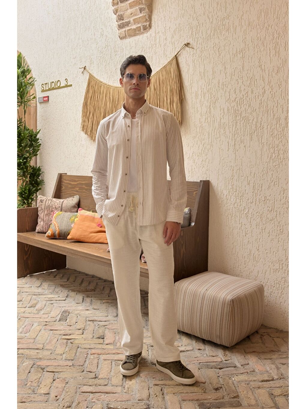 Bej Onan Erkek Klasik Gömlek Modern Slim Fit Keten Görünümlü İnce Çizgili Desen-1