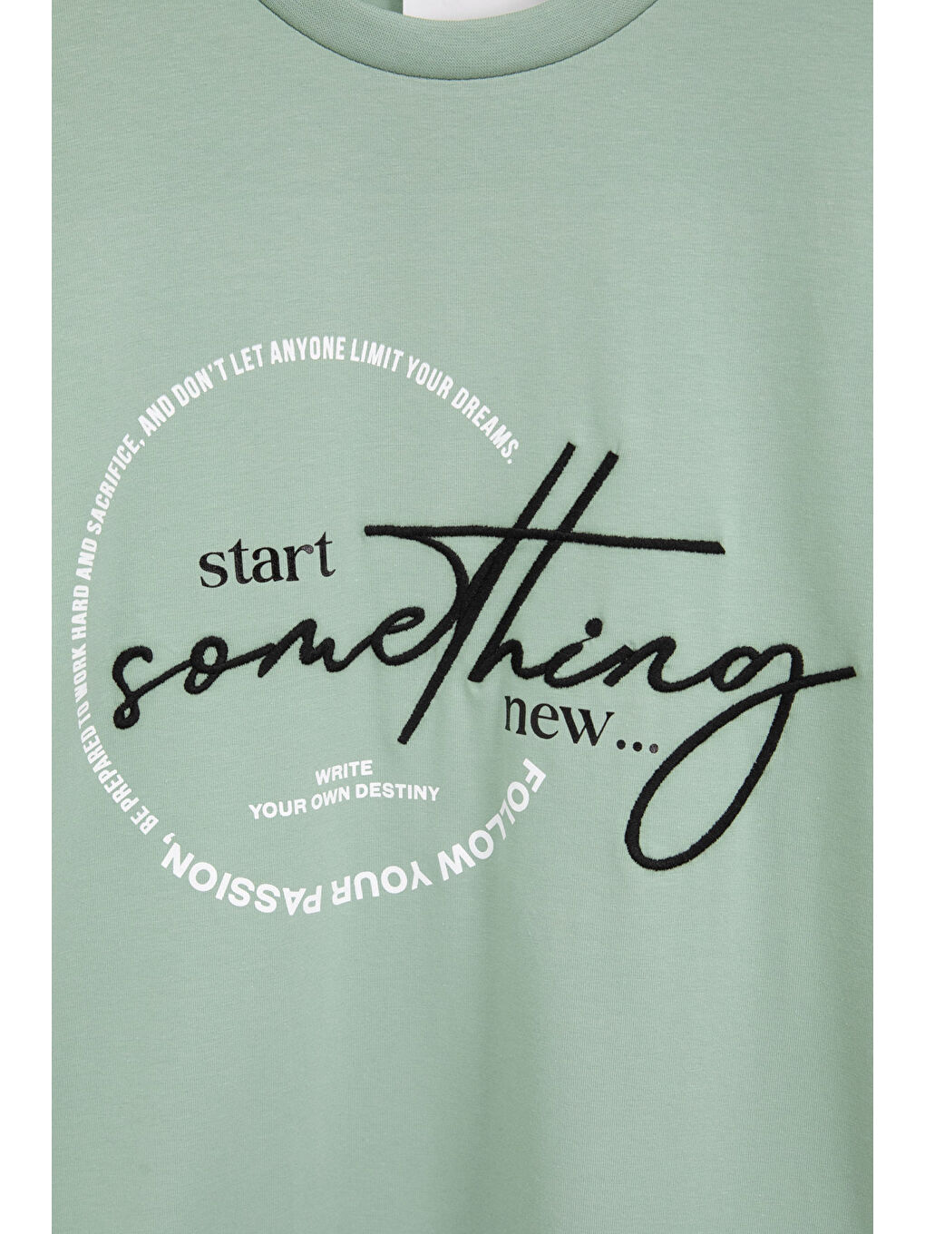 Yeşil Yazı Nakışlı Sırtı Baskılı Erkek Çocuk Bisiklet Yaka Tişört 20897-1