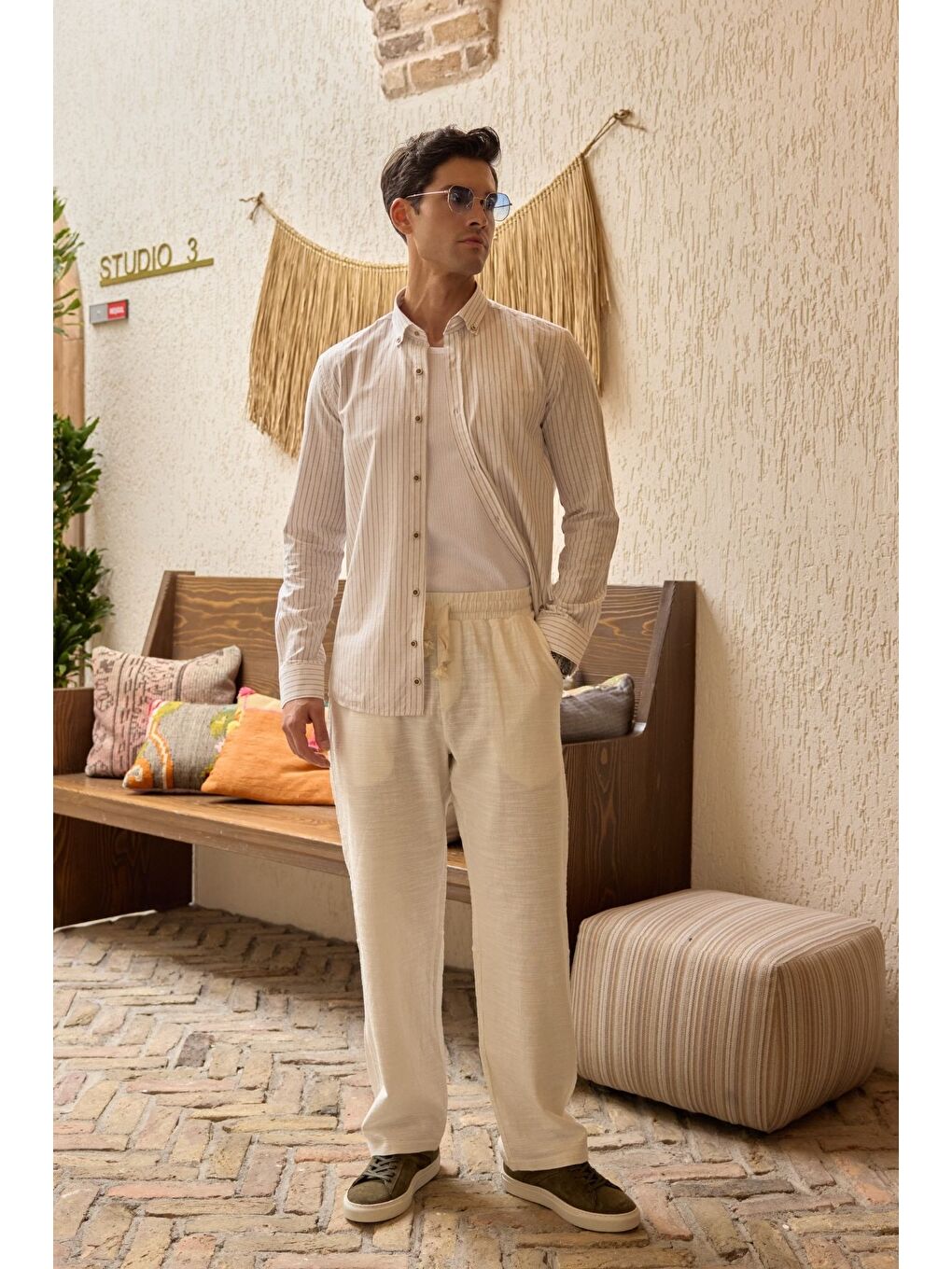 Bej Onan Erkek Klasik Gömlek Modern Slim Fit Keten Görünümlü İnce Çizgili Desen-2