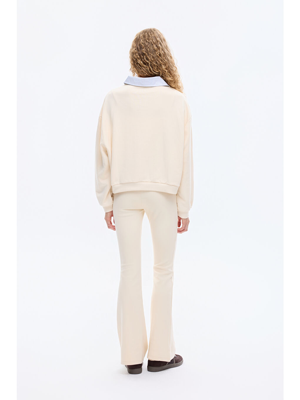 Çizgili Gömlek Yaka Detaylı Arma Nakışlı Oversize Sweatshirt Bej-4