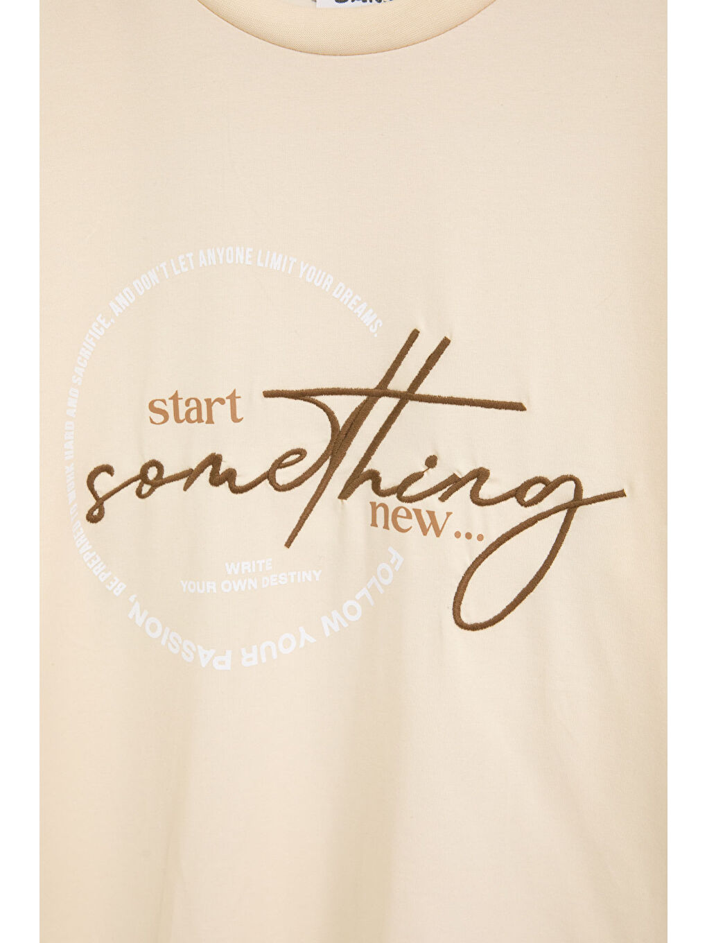 Ekru Krem Yazı Nakışlı Sırtı Baskılı Erkek Çocuk Bisiklet Yaka Tişört 20898-1