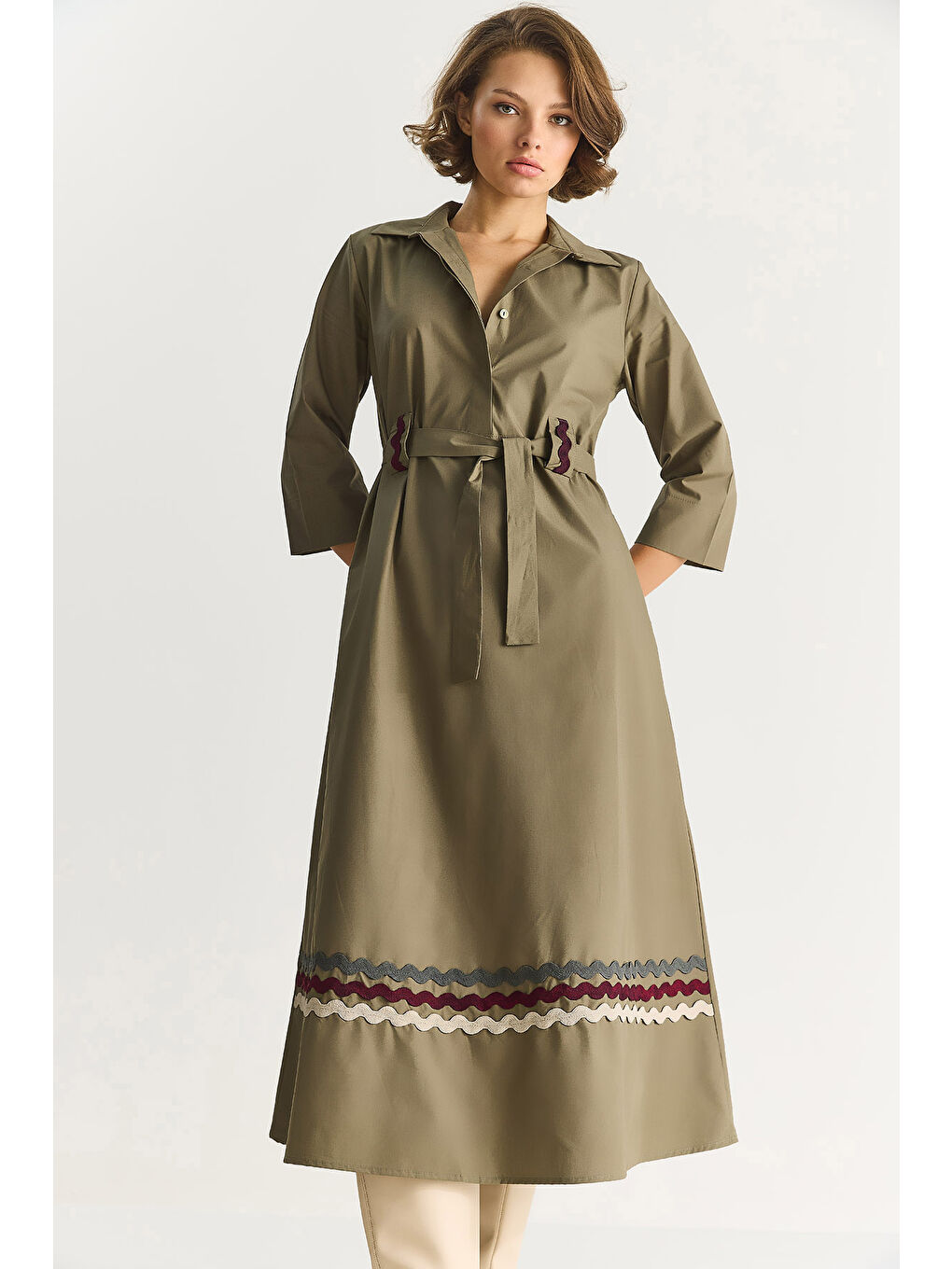 Haki Kadın Nakış Detaylı Yakalı Kemer Köprülü Gömlek Elbise-5