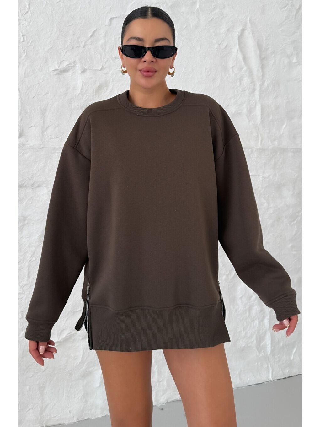 Kadın Kahverengi Bisiklet Yakalı Yanı Yarım Fermuar Detaylı Sweatshirt-1