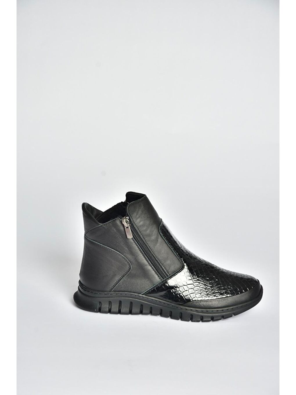 Siyah Kadın Bot V555709303-4