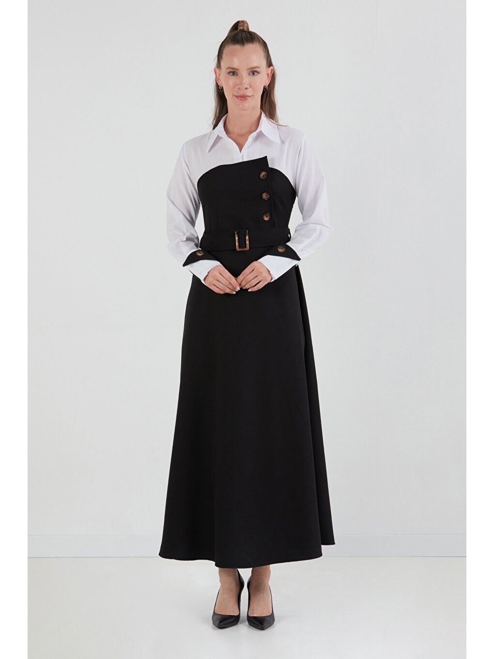 Siyah Gömlek Detaylı Kemerli Beli Lastikli Elbise