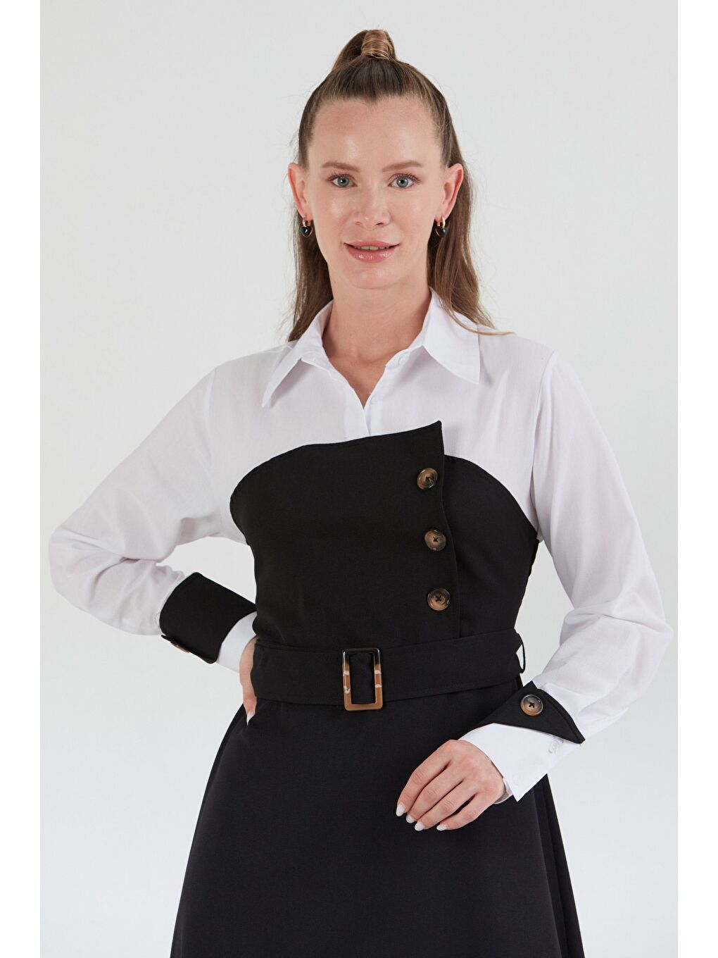 Siyah Gömlek Detaylı Kemerli Beli Lastikli Elbise-2