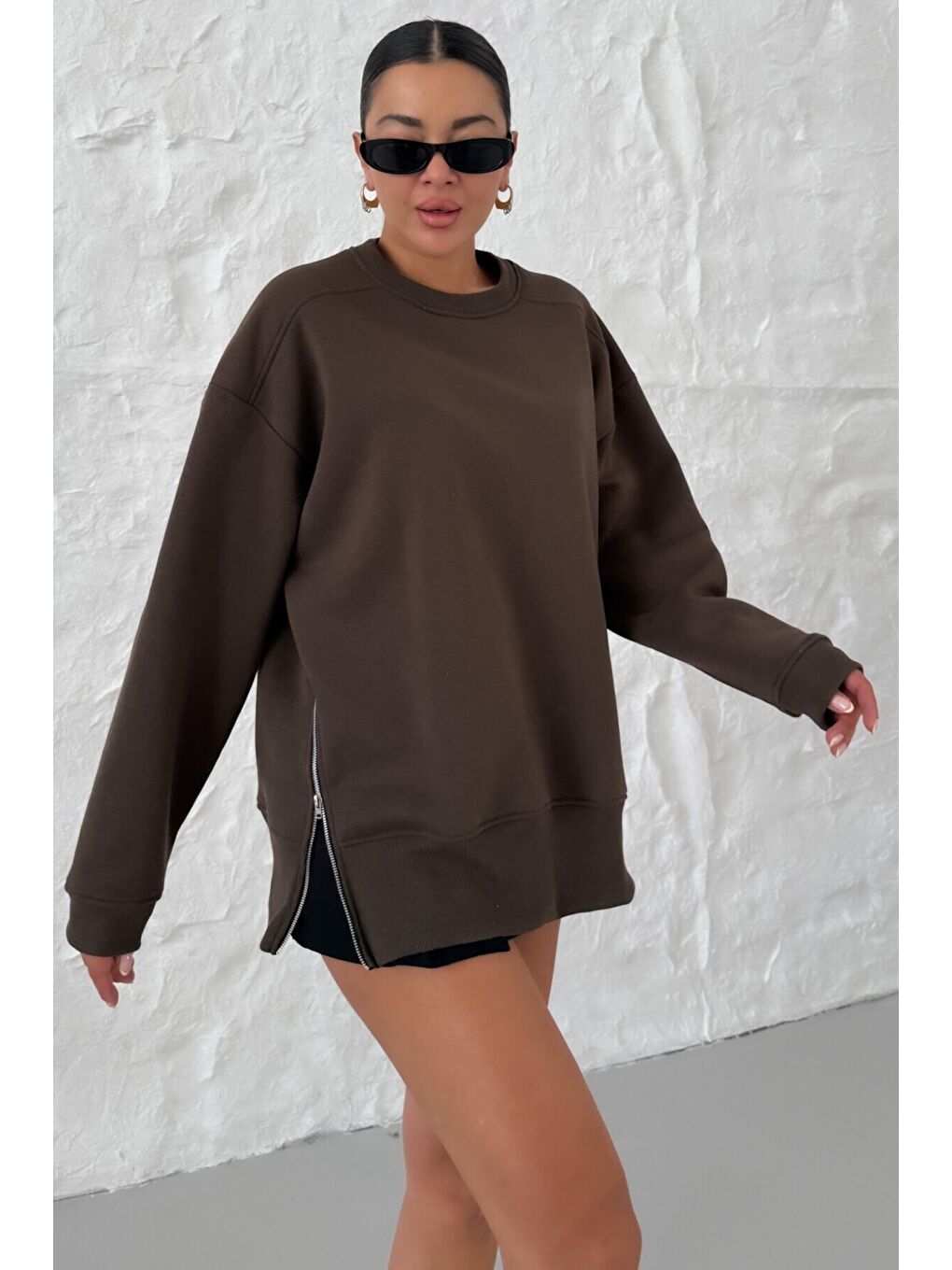 Kadın Kahverengi Bisiklet Yakalı Yanı Yarım Fermuar Detaylı Sweatshirt-2