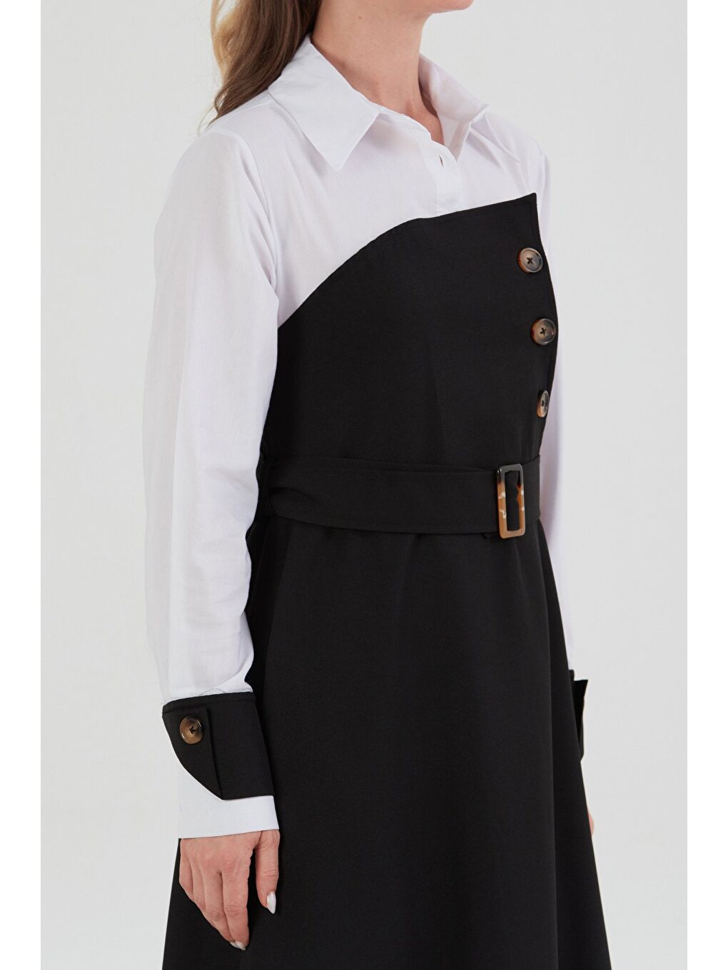 Siyah Gömlek Detaylı Kemerli Beli Lastikli Elbise-4