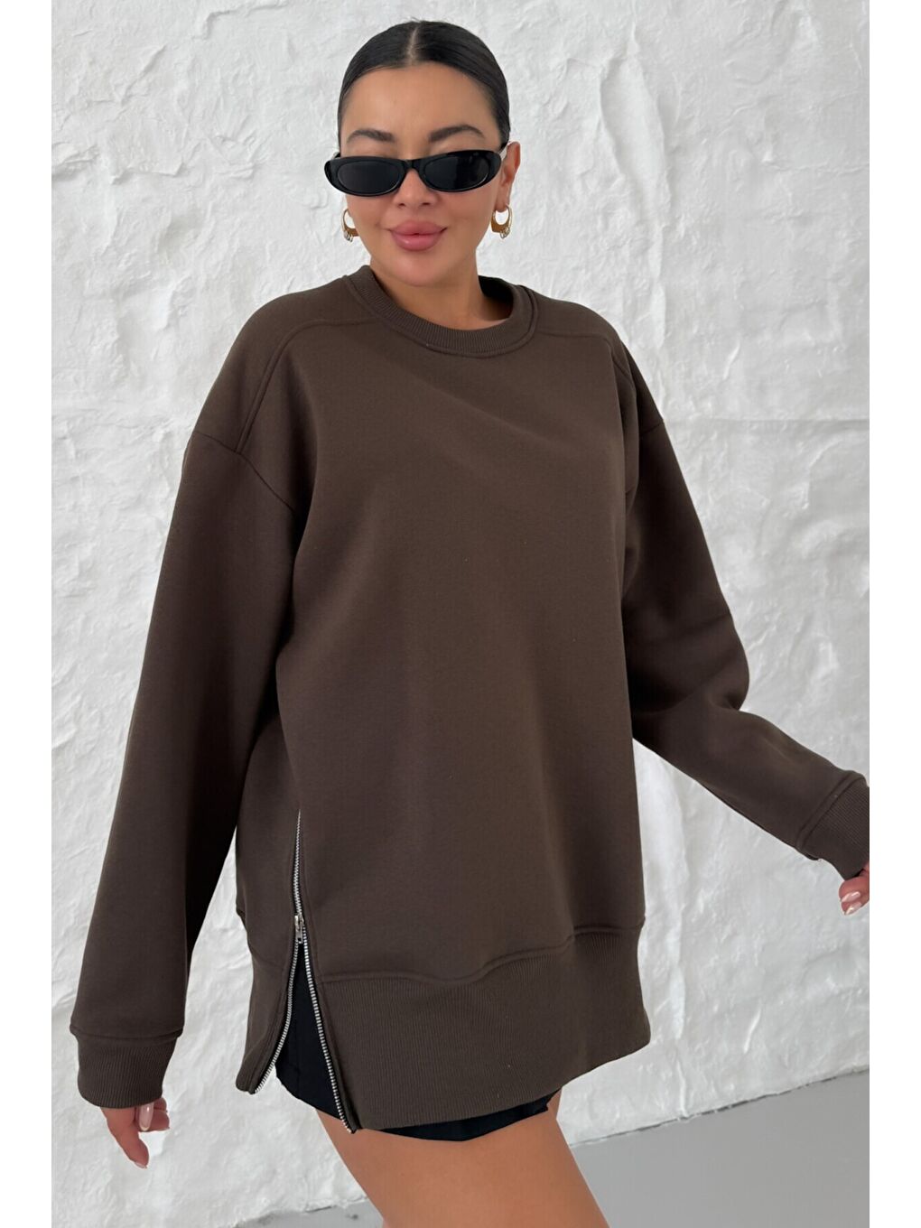 Kadın Kahverengi Bisiklet Yakalı Yanı Yarım Fermuar Detaylı Sweatshirt-3