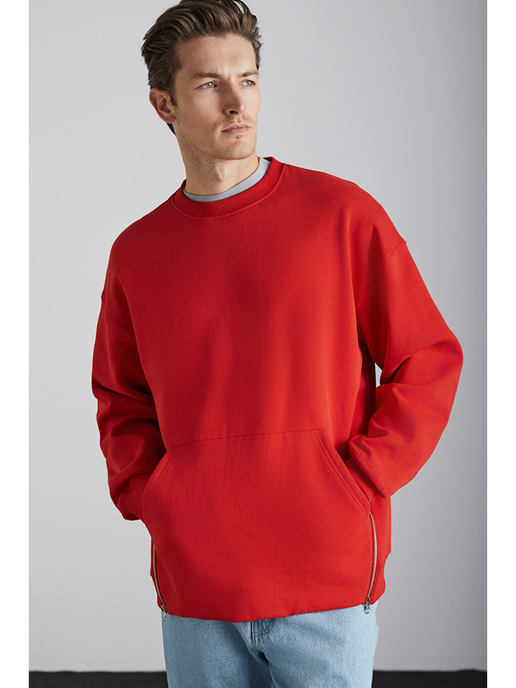 Santıagos Erkek Kangruru Cepli Fermuar Detaylı Arkası Yazı Baskılı Kırmızı Sweatshirt-5
