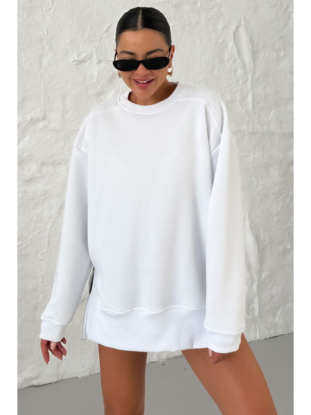 Kadın Beyaz Bisiklet Yakalı Yanı Yarım Fermuar Detaylı Sweatshirt-1