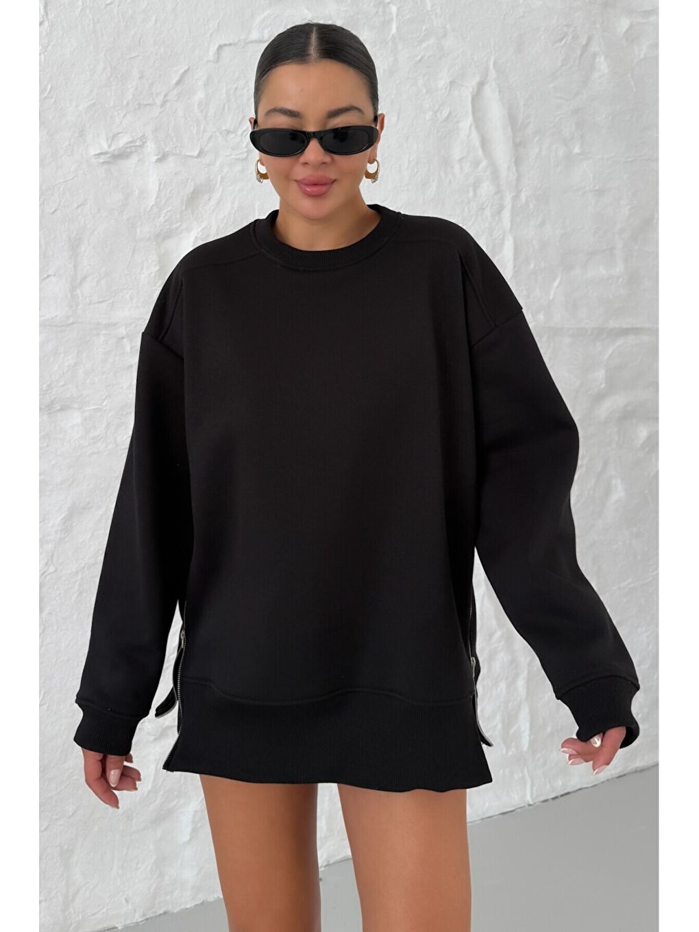 Kadın Siyah Bisiklet Yakalı Yanı Yarım Fermuar Detaylı Sweatshirt-3