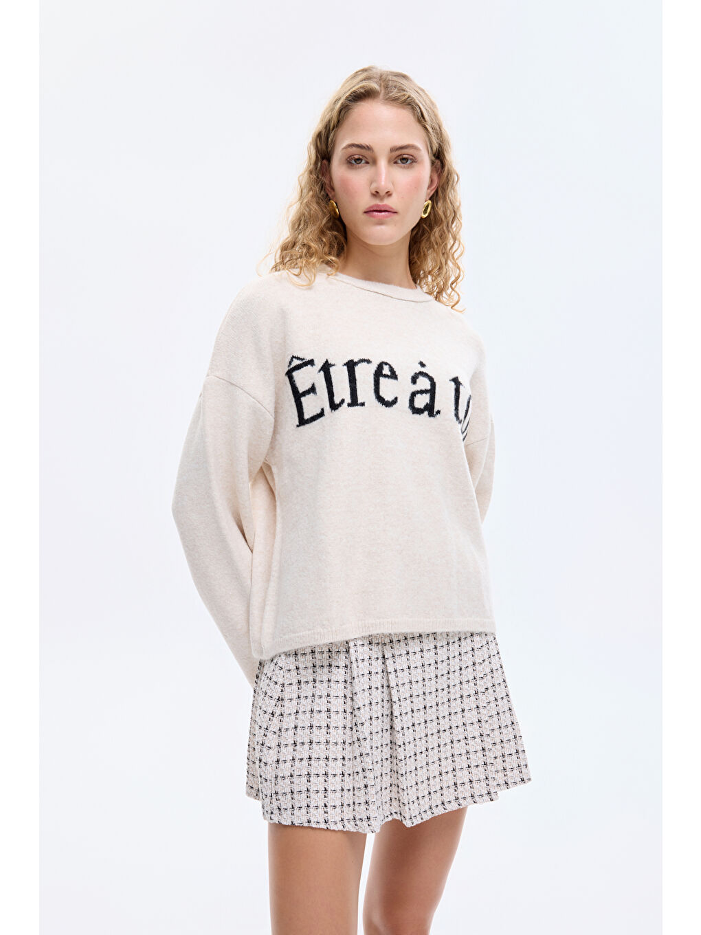 Yazı Desenli Bisiklet Yaka Triko Kazak Ekru-3