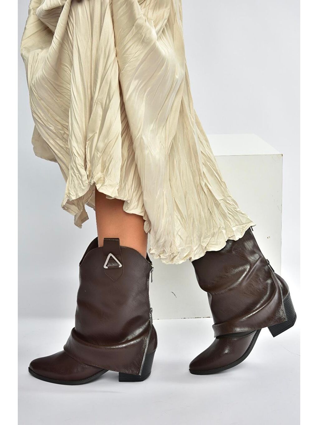 Kahverengi Kadın Bot V973601009-3