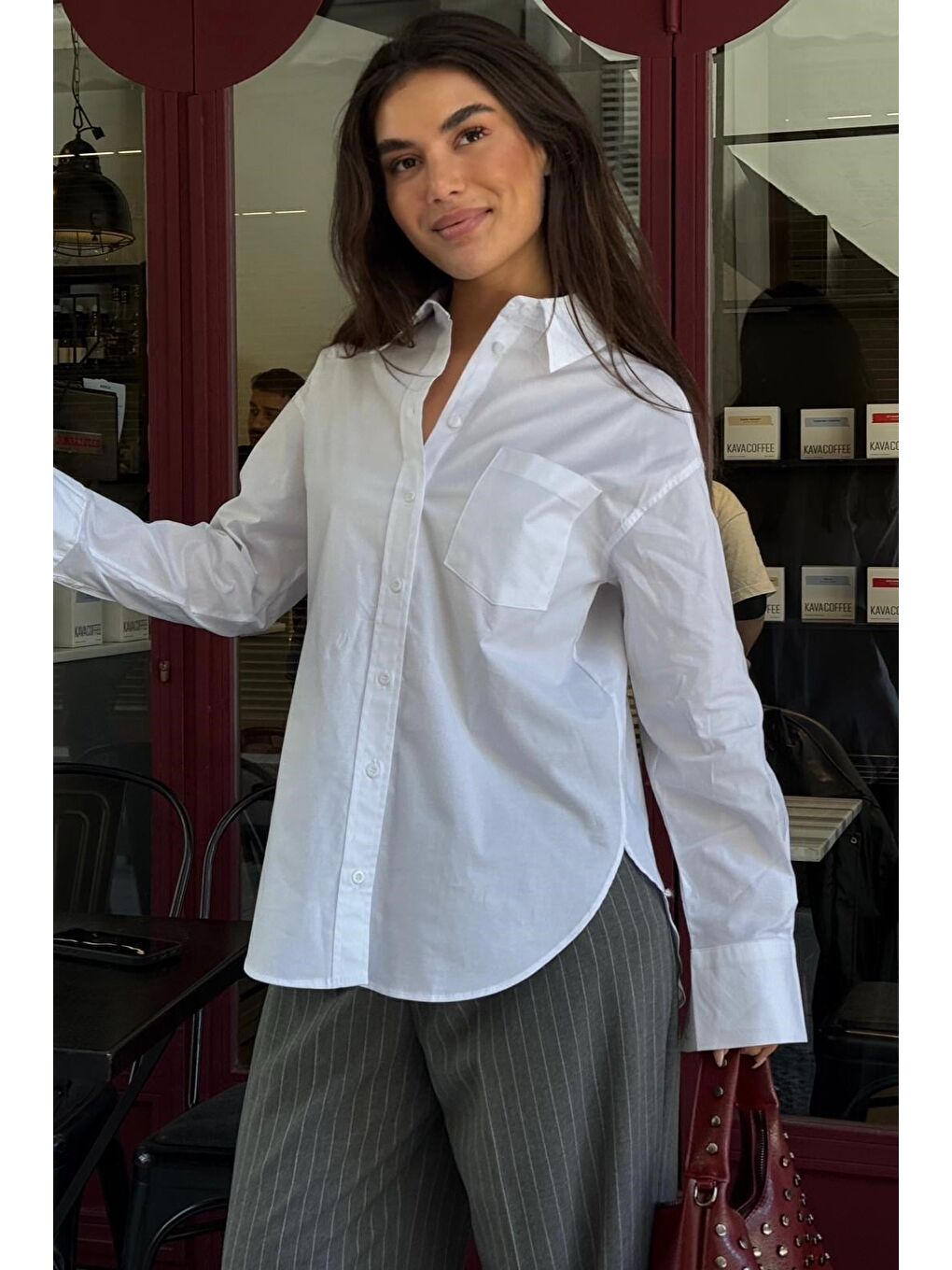 Beyaz Cep Detaylı Basic Kadın Gömlek Mg2737-4
