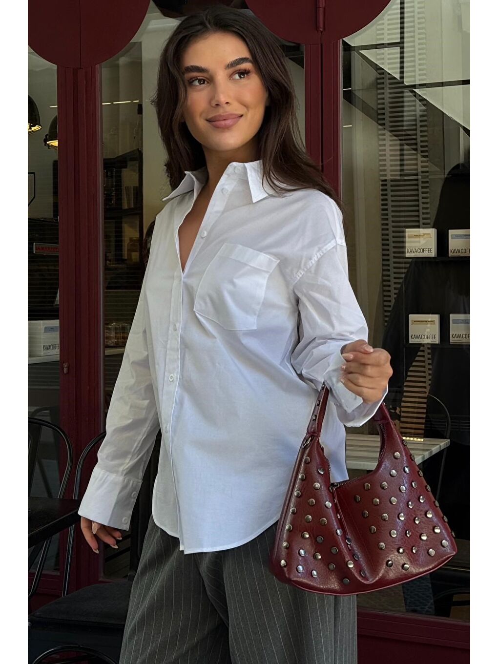 Beyaz Cep Detaylı Basic Kadın Gömlek Mg2737-6