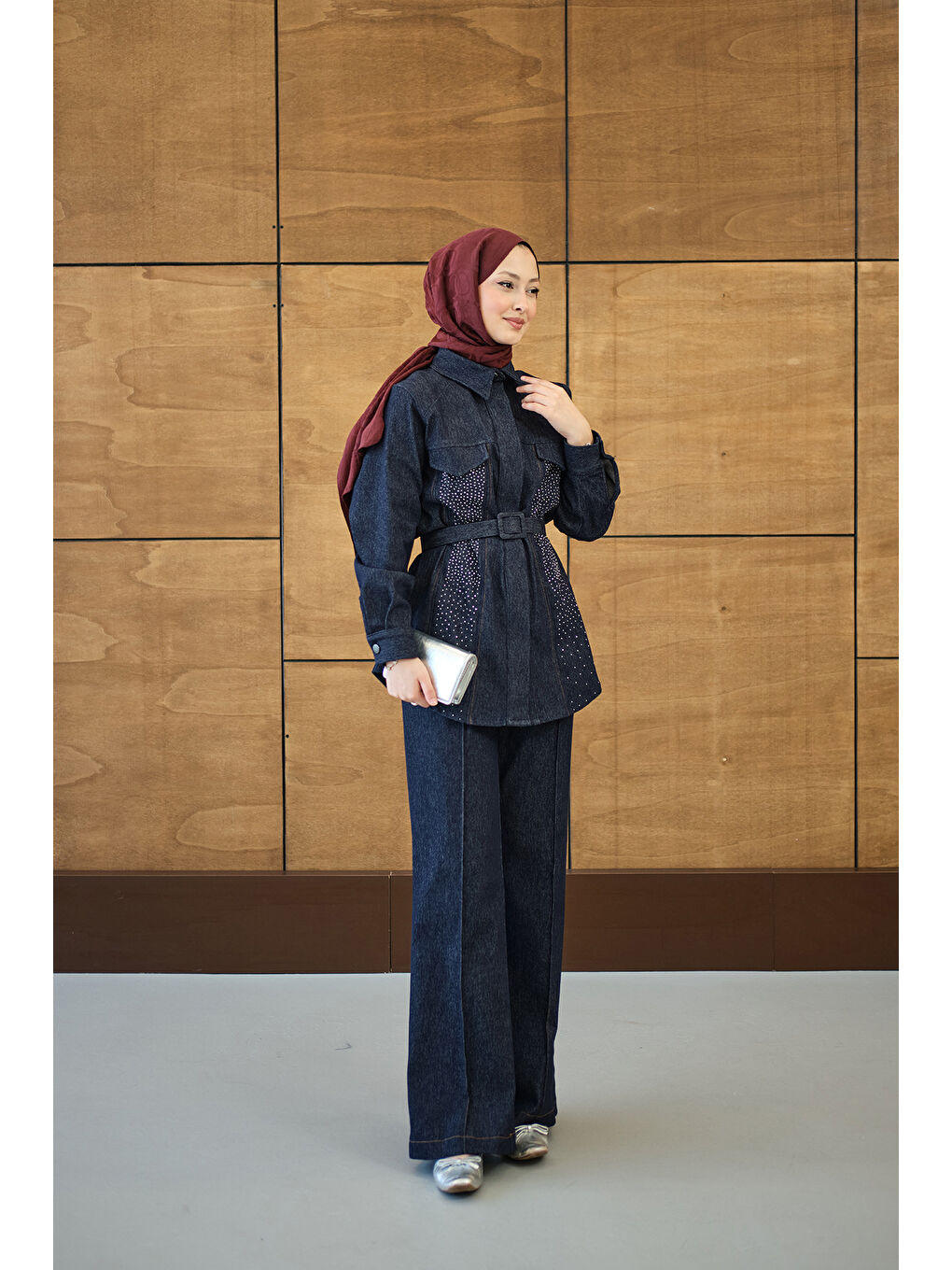 Kadın Taş Detaylı Gömlek Yaka Kemerli Jean Takım Lacivert-1