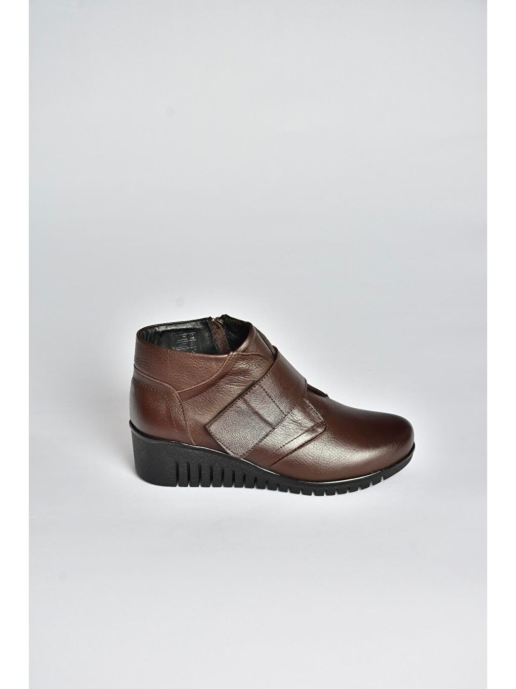 Kahverengi Kadın Bot V324501903-6