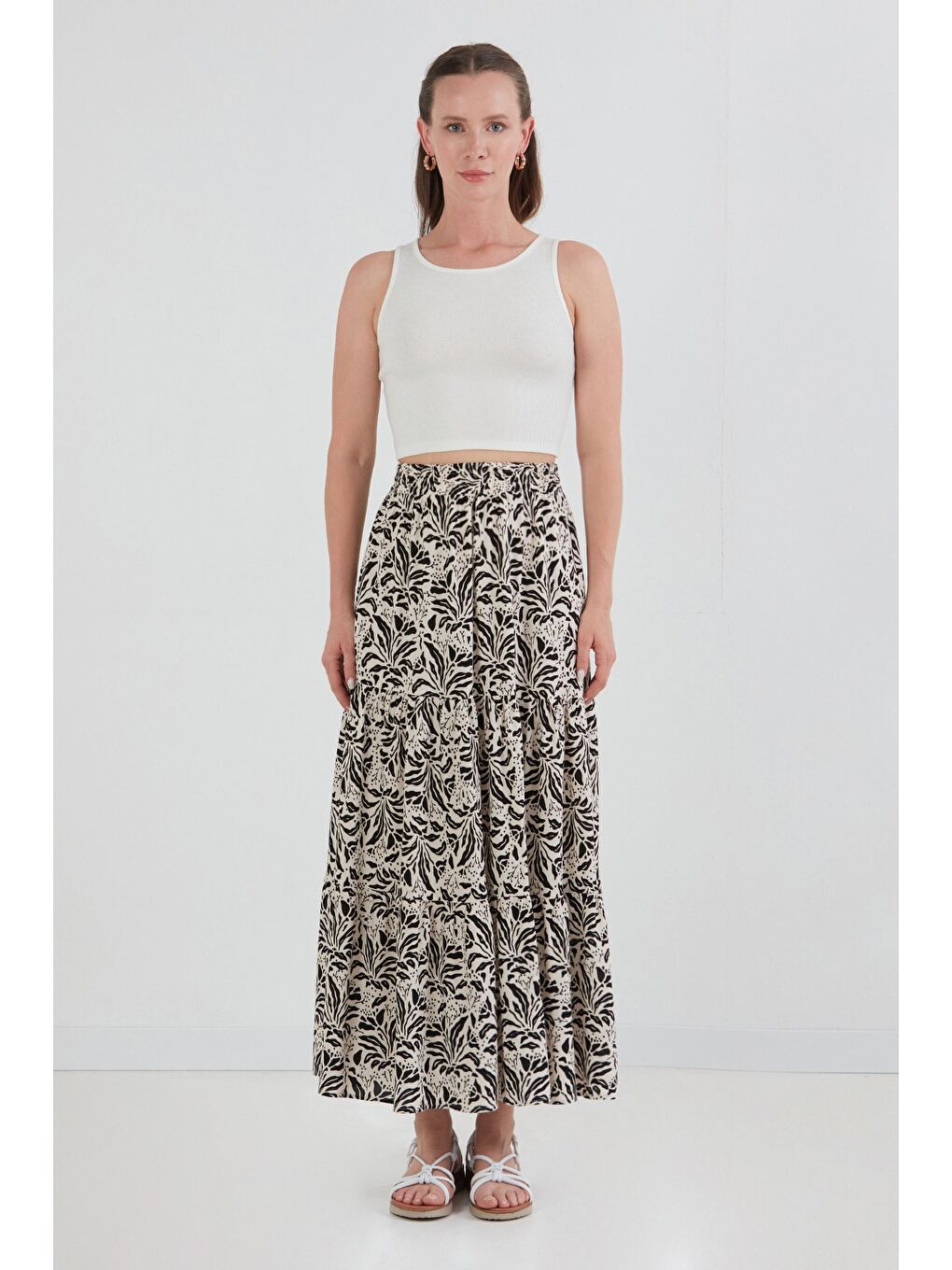 Siyah Desenli Beli Lastikli Etek-2