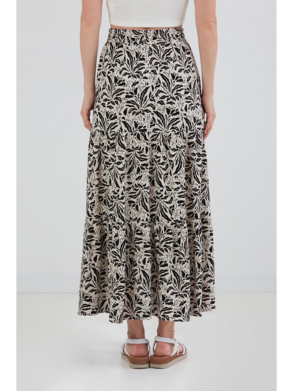 Siyah Desenli Beli Lastikli Etek-3