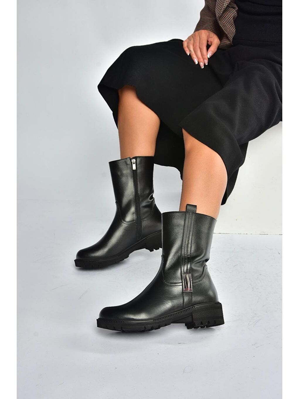 Siyah Kadın Bot V654070603