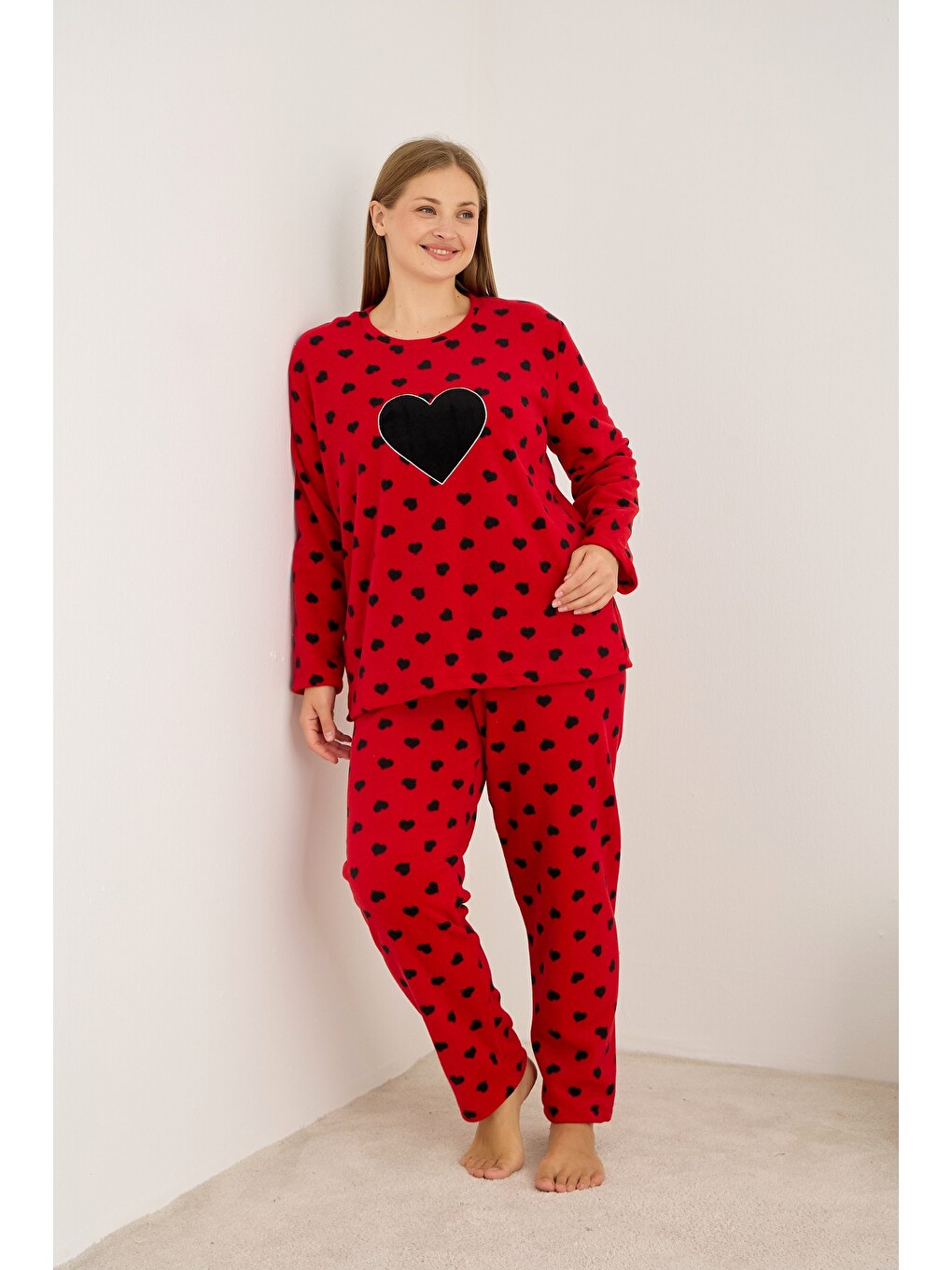 Kırmızı Nakışlı Büyük Beden Polar Kışlık Örme Pijama Takım 25222557-1