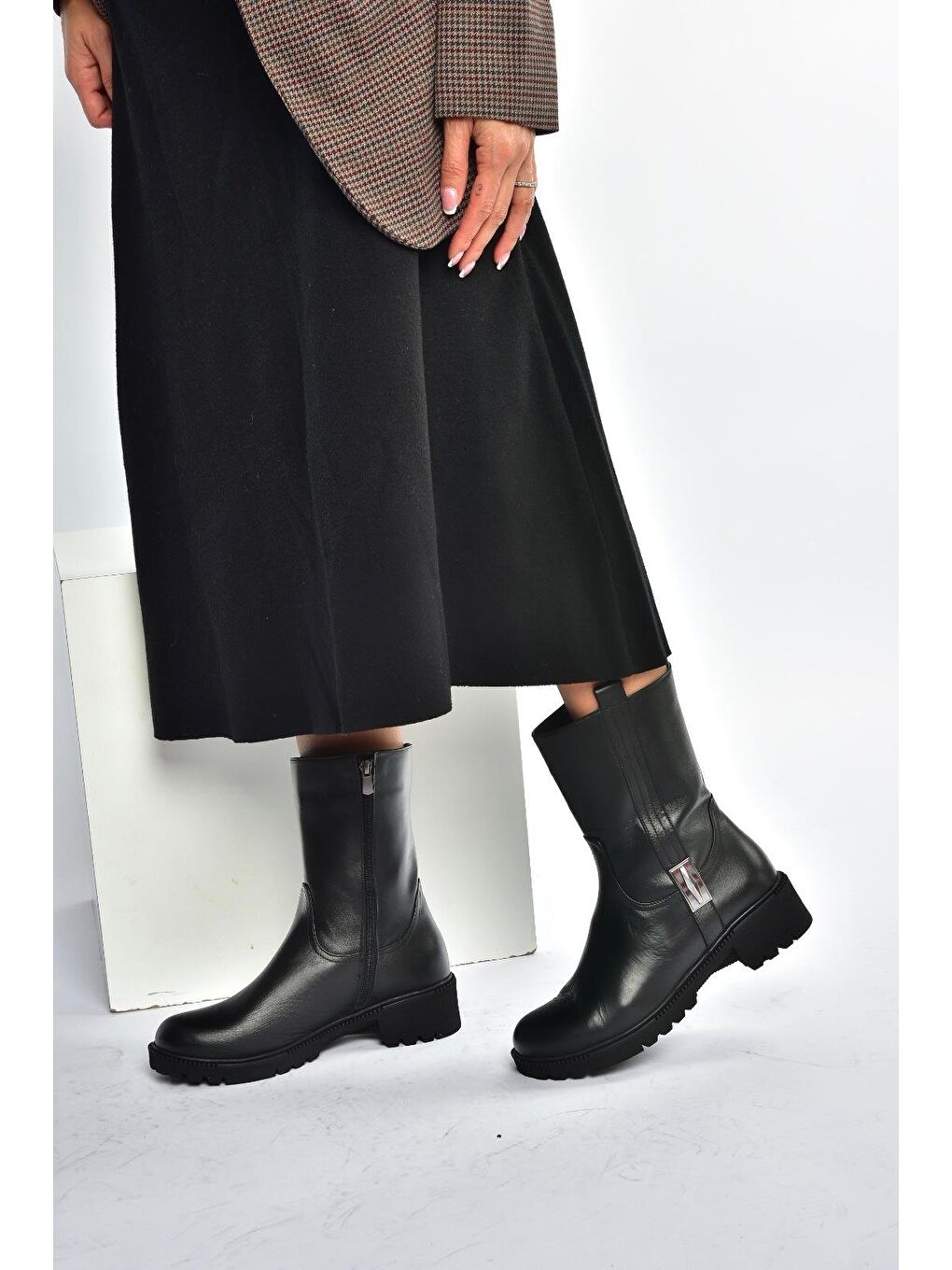 Siyah Kadın Bot V654070603-1