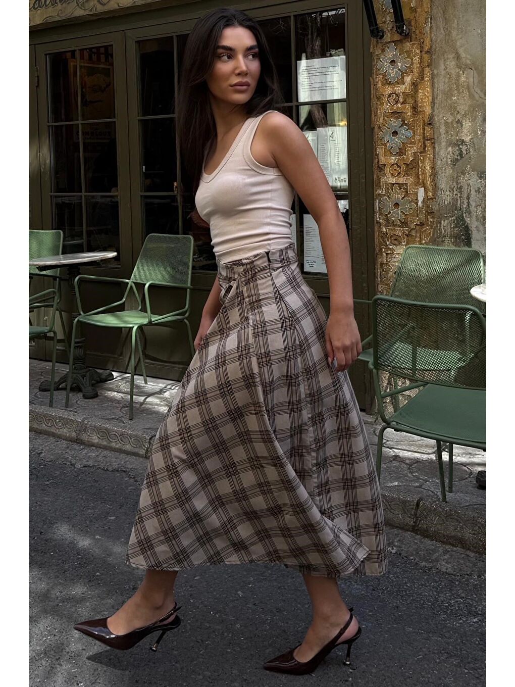 Bej Ekose Desenli Yırtmaç Detaylı Kruvaze Midi Kadın Etek Mg2690-4