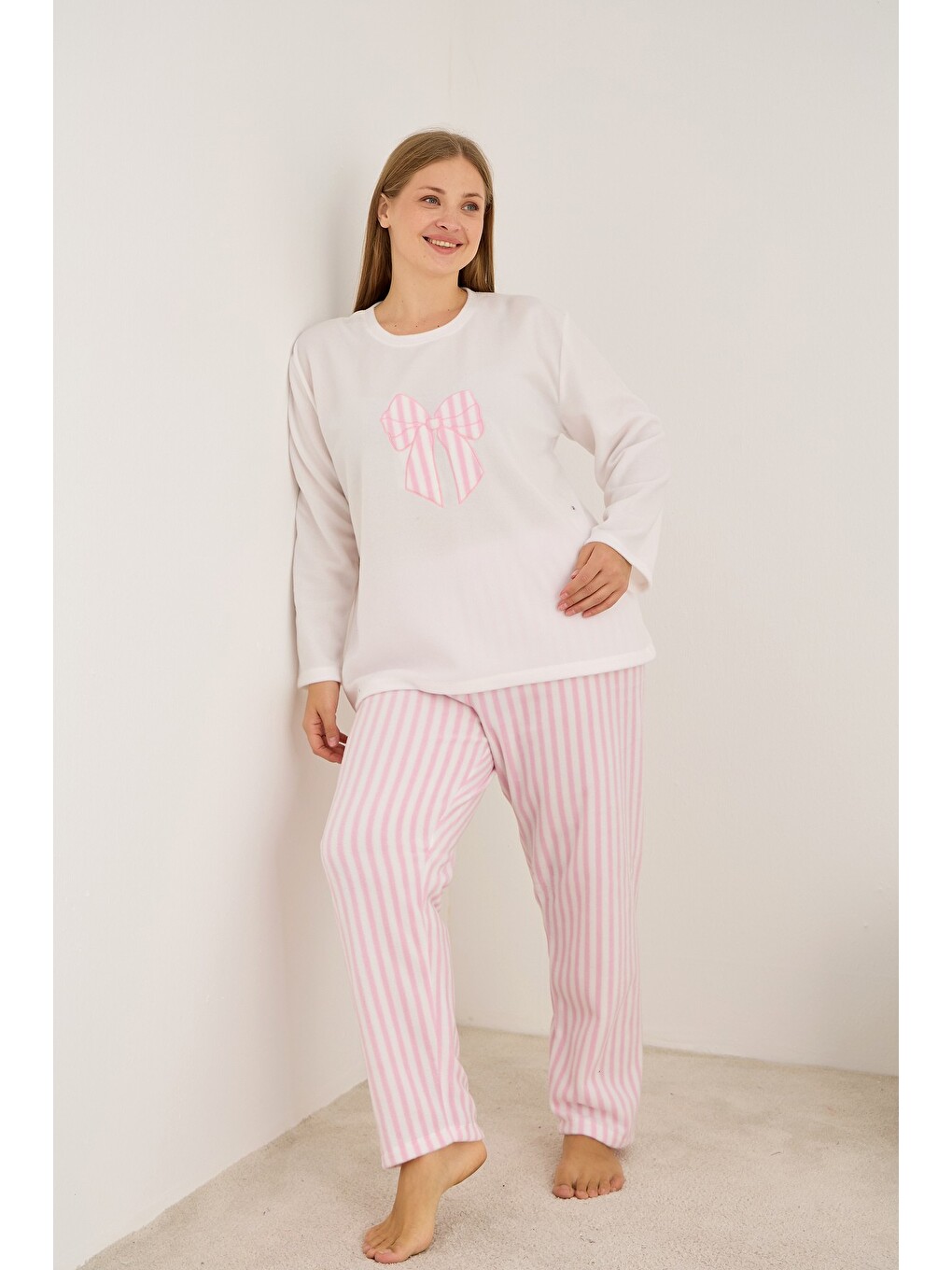 Karışık Nakışlı Büyük Beden Polar Kışlık Örme Pijama Takım 25222554-1