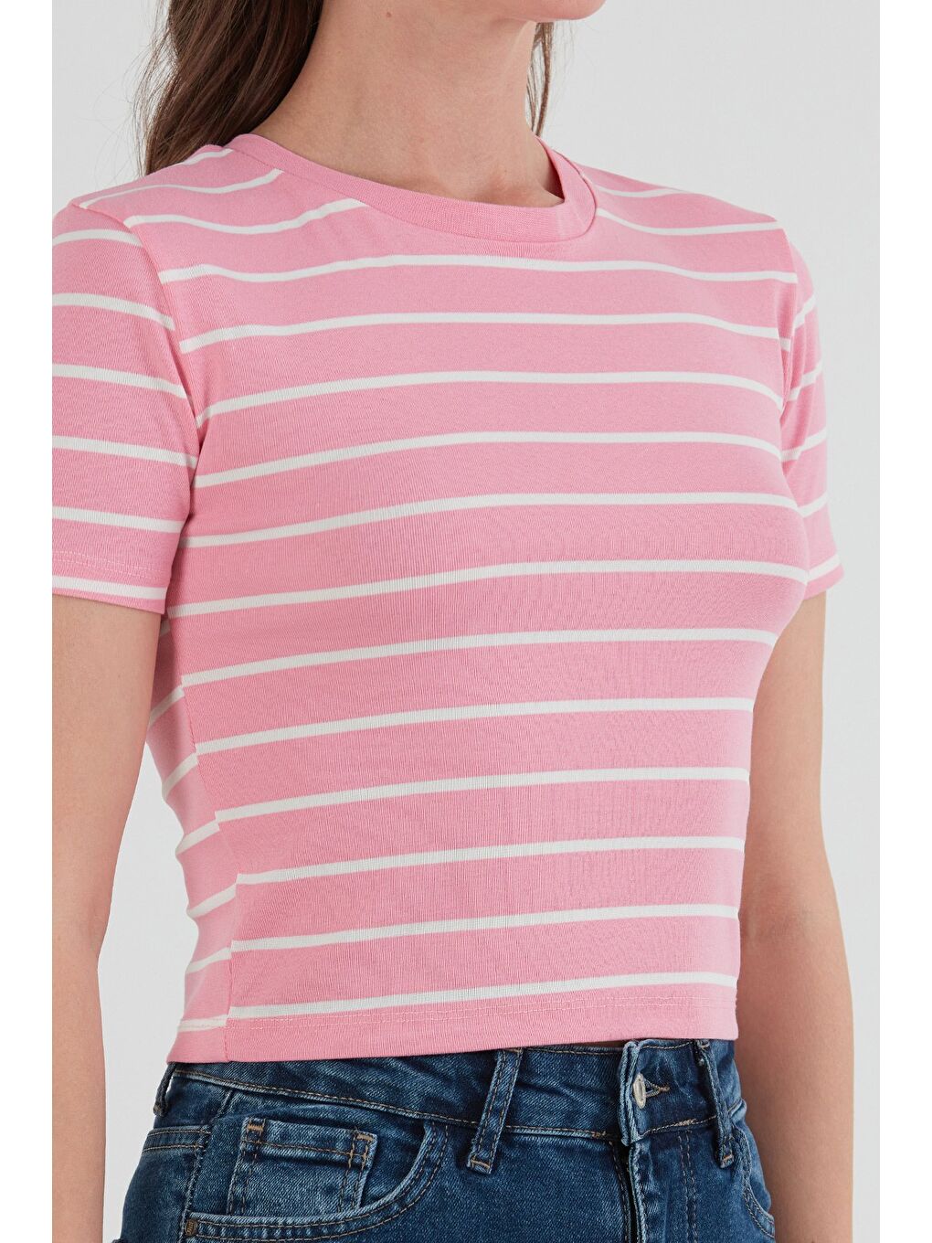 Pembe Basic Çizgili Crop Tişört-4