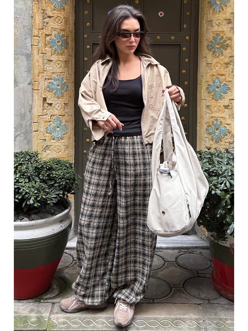 Bej Ekose Desenli Yüksek Bel Balon Fit Kadın Pantolon Mg2726-3