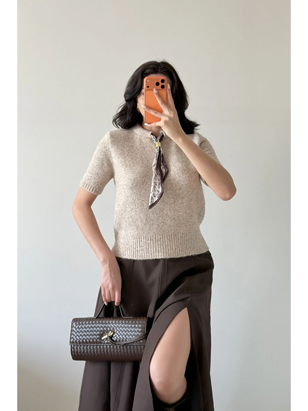 Kadın Bej Fularlı Kısa Kol Kazak 1014-2536-4