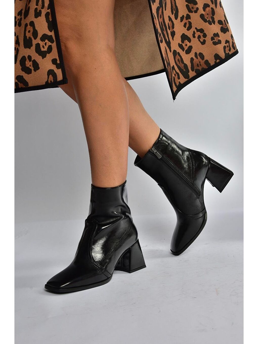 Siyah Kadın Bot V848256460-1