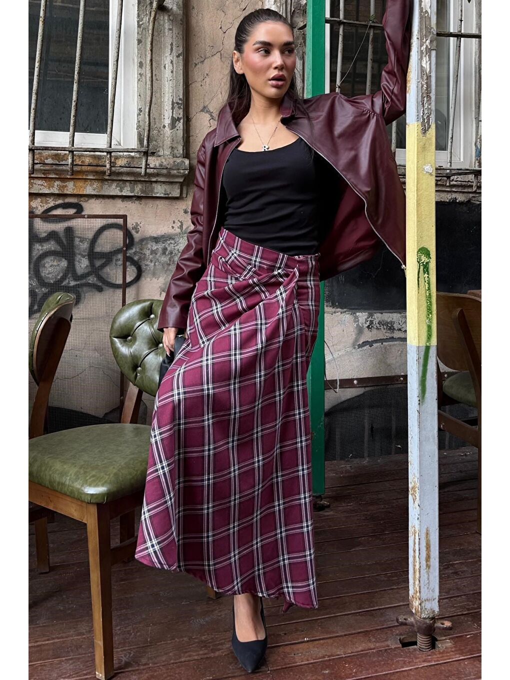 Bordo Ekose Desenli Yırtmaç Detaylı Kruvaze Midi Kadın Etek Mg2690