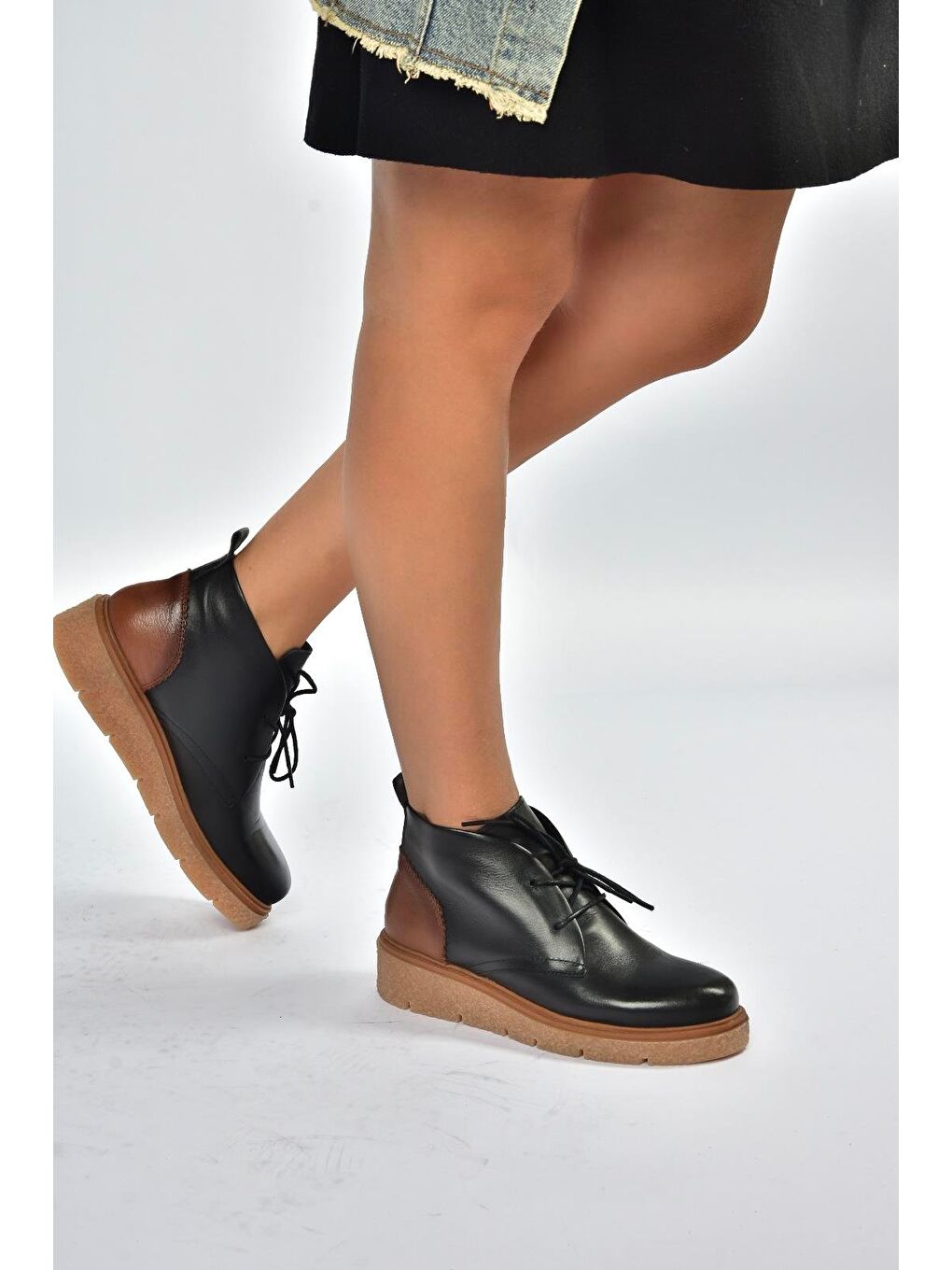 Siyah Kadın Bot V555011003-3