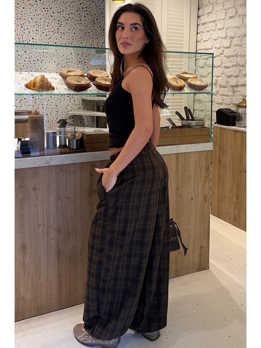 Kahverengi  Ekose Desenli Yüksek Bel Balon Fit Kadın Pantolon Mg2726-4