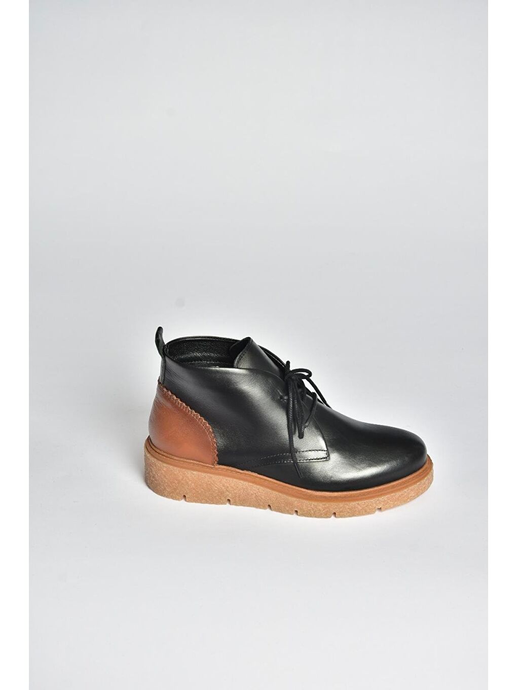 Siyah Kadın Bot V555011003-6