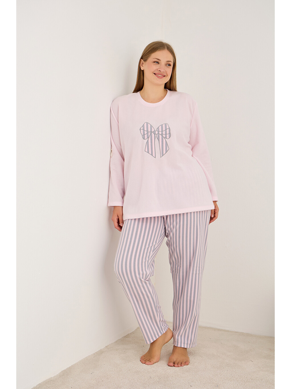 Pembe Çizgili Desenli Nakışlı Büyük Beden Polar Kışlık Örme Pijama Takım-1
