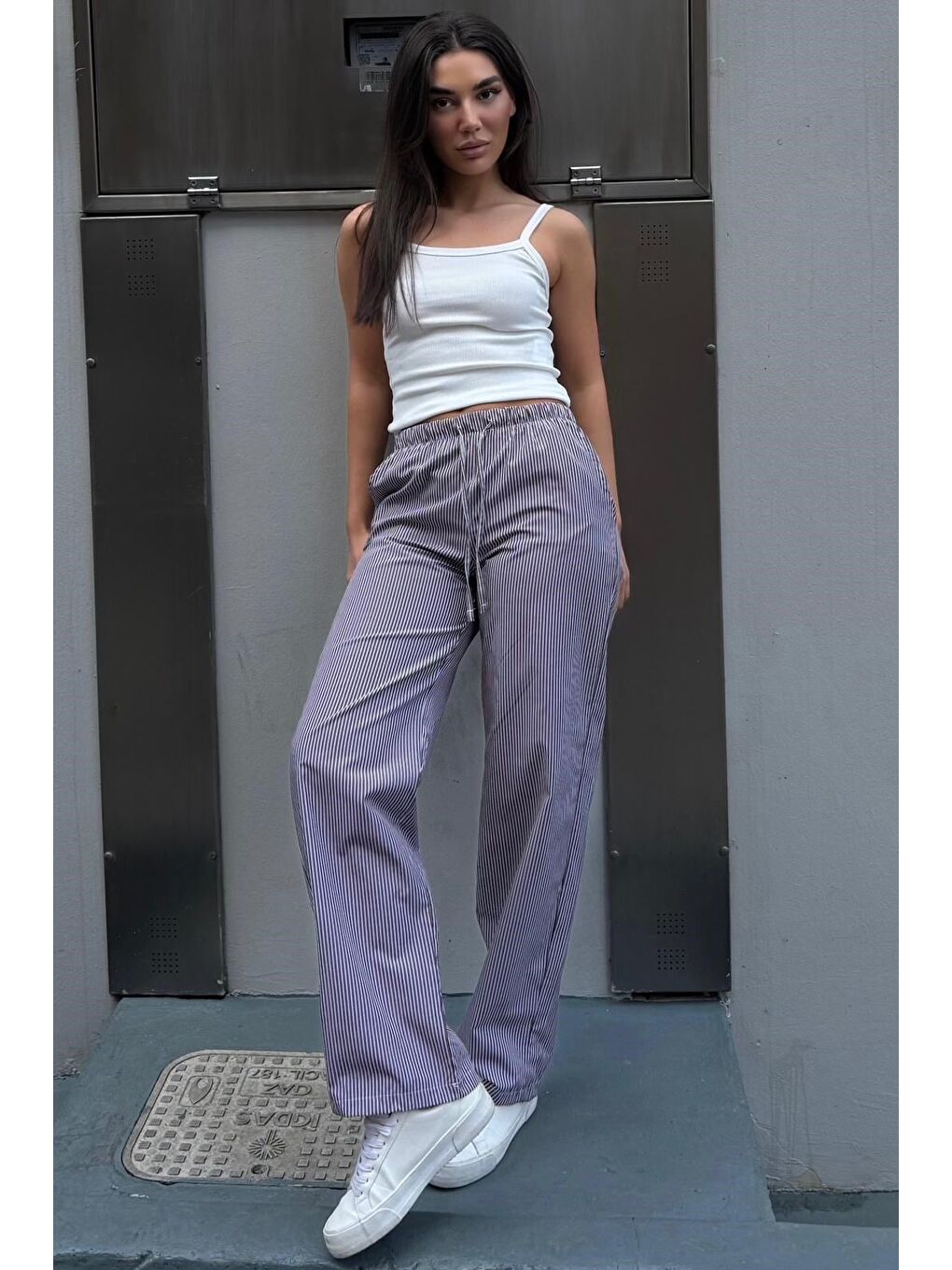 Kahverengi Beli Ayarlanabilir Bol Paça Dökümlü Çizgili Pantolon Mg2087-5