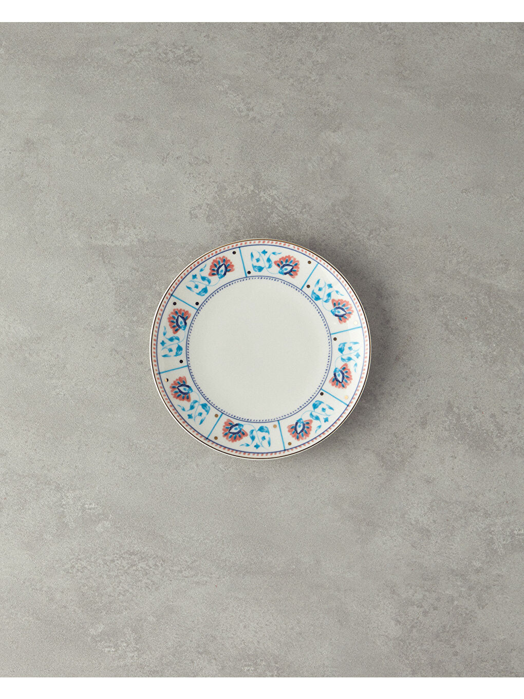 Beyaz Carnival Leaves Bone Porselen Pasta Tabağı 20 cm Renkli