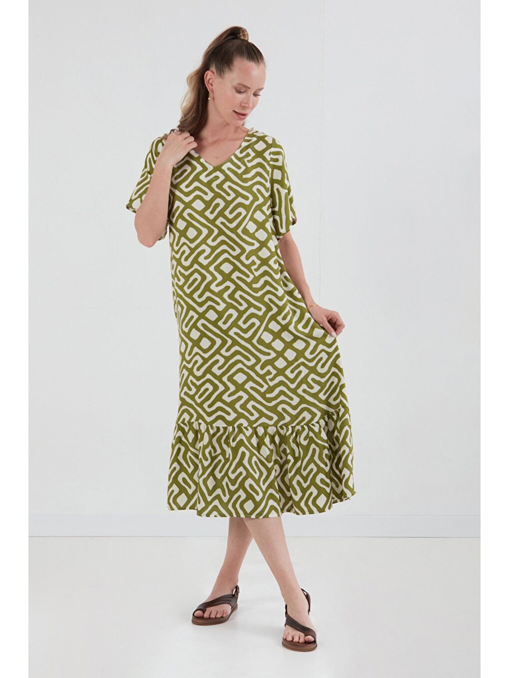 Yeşil Desenli V Yaka Salaş Elbise-1