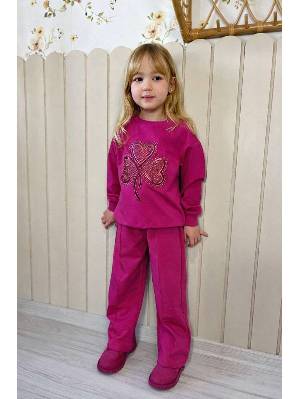 Kız Çocuk Kalpli Yonca Desenli Takım Fuşya