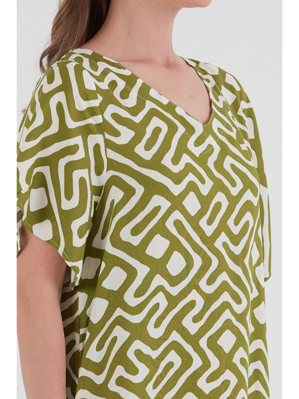 Yeşil Desenli V Yaka Salaş Elbise-4