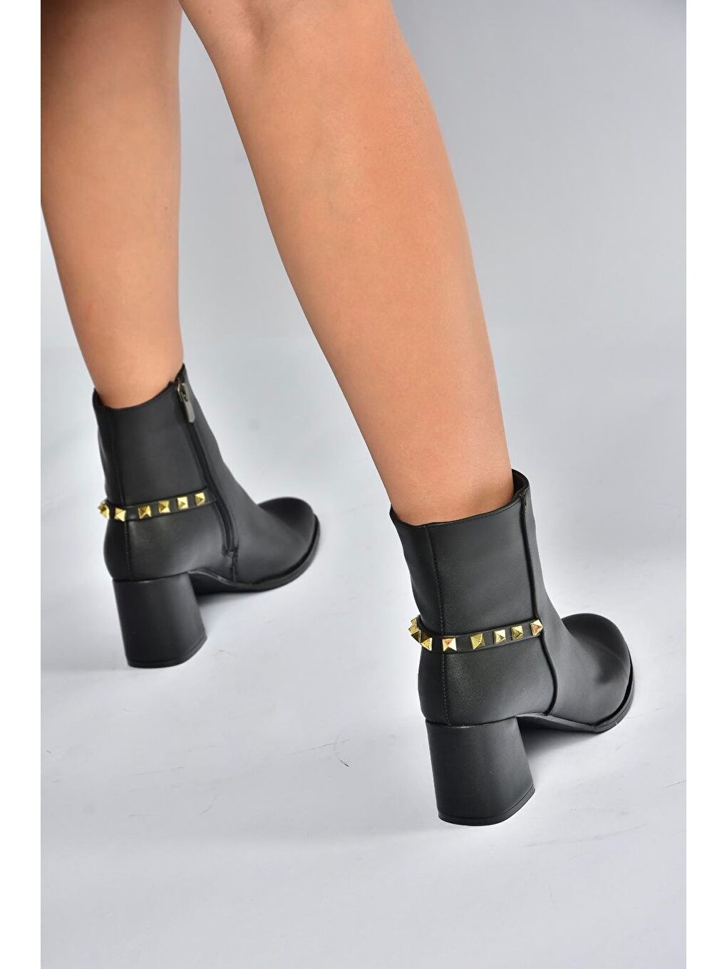 Siyah Kadın Bot V848241409-1