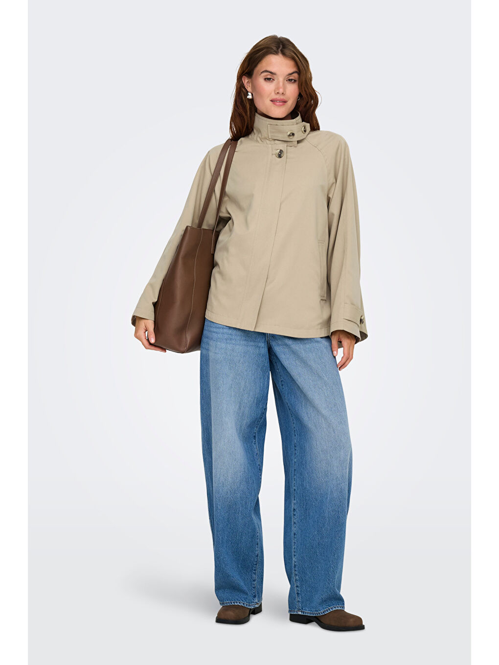 Bej Onlnana Relaxed Fit Düğme Ayrıntılı Dik Yaka Mont 15361452-1